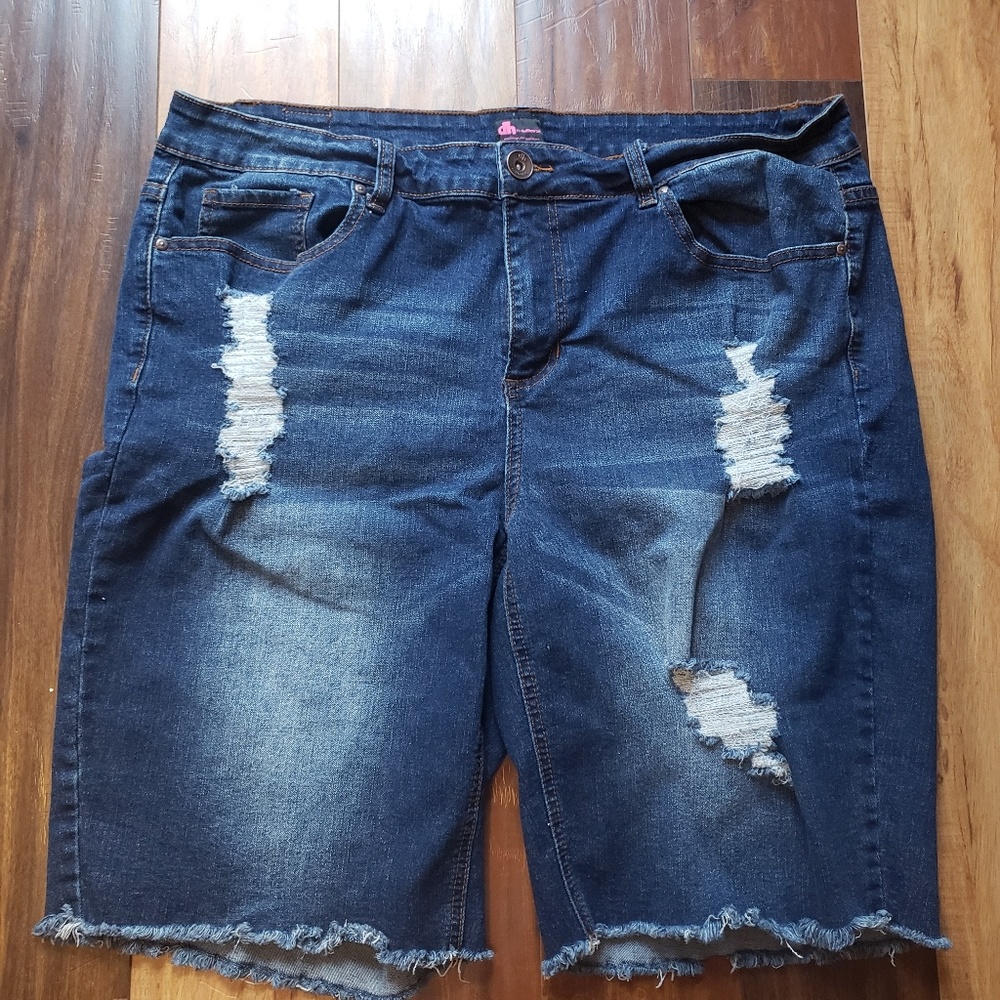 Dollhouse Bermuda shorts